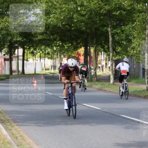10.08.2025 - GEWOBA Citytriathlon Bremen Yannick Fuchs http://msf.ph/oto/8547301 10.08.2025 12:10:07 Radfahren 607, 628, 732, 830, 1024 meine-sportfotos.de