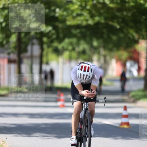 10.08.2025 - GEWOBA Citytriathlon Bremen Yannick Fuchs http://msf.ph/oto/8547303 10.08.2025 13:04:18 Radfahren 605, 625, 640, 674, 697, 760, 769, 786, 799, 946, 960, 963, 1013, 1036 meine-sportfotos.de