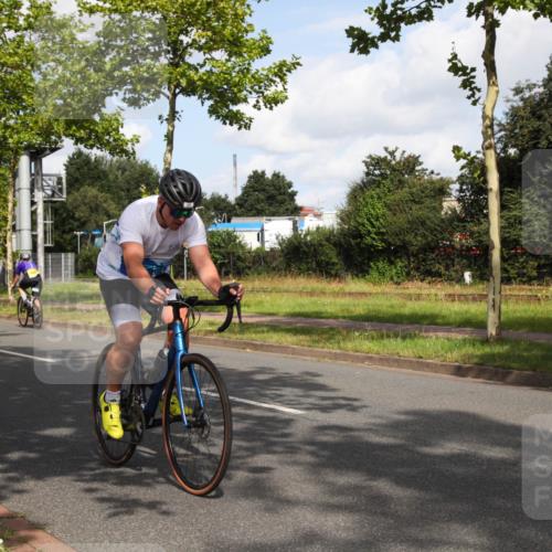 10.08.2025 - GEWOBA Citytriathlon Bremen Yannick Fuchs http://msf.ph/oto/8547307 10.08.2025 10:53:17 Radfahren 29, 225, 350, 358, 379, 380, 382, 404, 448, 502 meine-sportfotos.de