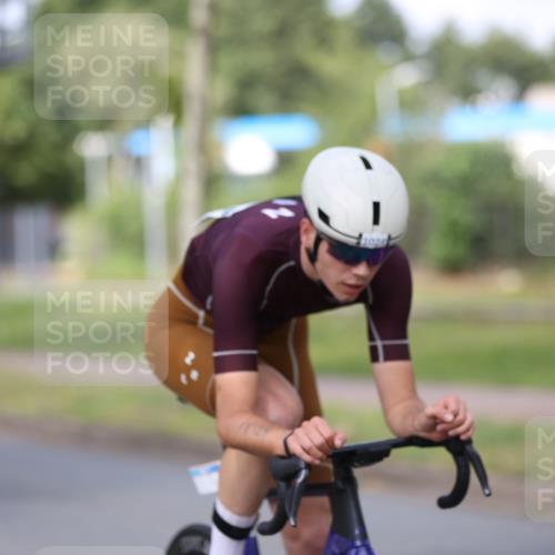 10.08.2025 - GEWOBA Citytriathlon Bremen Yannick Fuchs http://msf.ph/oto/8547317 10.08.2025 12:10:09 Radfahren 607, 628, 710, 830, 1024 meine-sportfotos.de