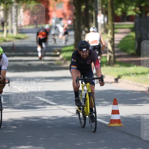 10.08.2025 - GEWOBA Citytriathlon Bremen Yannick Fuchs http://msf.ph/oto/8547320 10.08.2025 13:04:30 Radfahren 583, 674, 675, 751, 799, 808, 875, 939, 960 meine-sportfotos.de