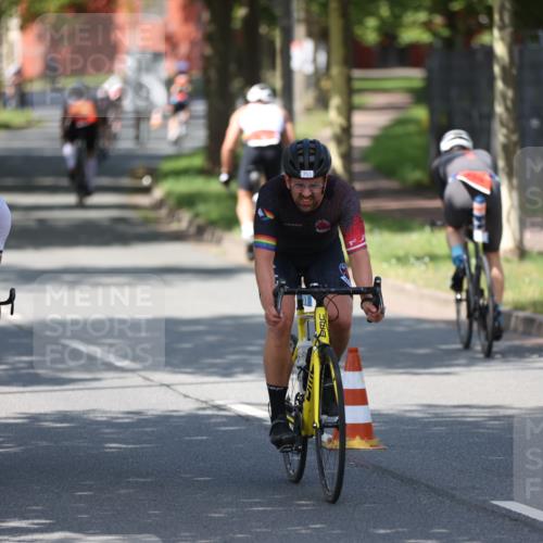 10.08.2025 - GEWOBA Citytriathlon Bremen Yannick Fuchs http://msf.ph/oto/8547323 10.08.2025 13:04:30 Radfahren 583, 674, 675, 751, 799, 808, 875, 939, 960 meine-sportfotos.de