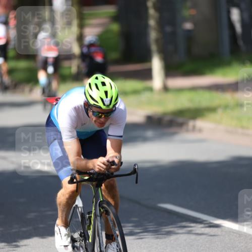 10.08.2025 - GEWOBA Citytriathlon Bremen Yannick Fuchs http://msf.ph/oto/8547331 10.08.2025 13:04:31 Radfahren 583, 674, 675, 751, 799, 808, 875, 939 meine-sportfotos.de