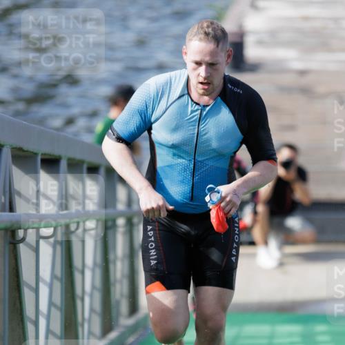 10.08.2025 - GEWOBA Citytriathlon Bremen H.Heesch http://msf.ph/oto/8547335 10.08.2025 10:20:18 Schwimmen 363, 371, 445, 479, 504 meine-sportfotos.de