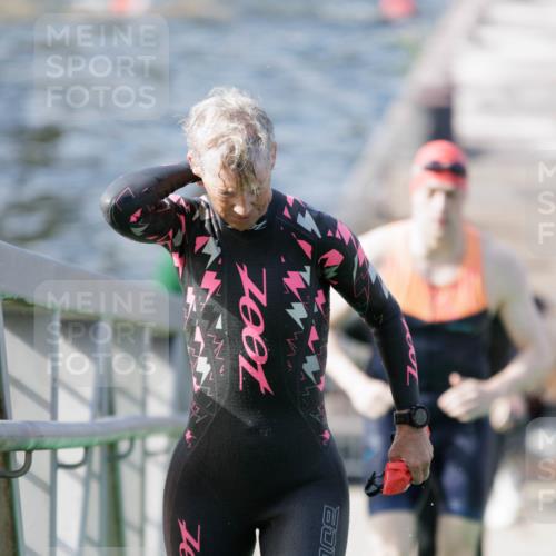 10.08.2025 - GEWOBA Citytriathlon Bremen H.Heesch http://msf.ph/oto/8547346 10.08.2025 10:20:24 Schwimmen 363, 406, 456, 504 meine-sportfotos.de
