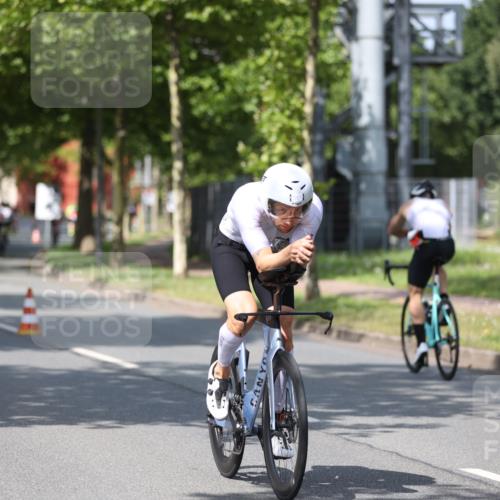 10.08.2025 - GEWOBA Citytriathlon Bremen Yannick Fuchs http://msf.ph/oto/8547357 10.08.2025 12:10:29 Radfahren 629, 644, 647, 656, 710, 722, 730, 755, 889, 1014 meine-sportfotos.de