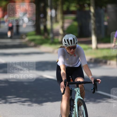 10.08.2025 - GEWOBA Citytriathlon Bremen Yannick Fuchs http://msf.ph/oto/8547364 10.08.2025 13:05:14 Radfahren 587, 622, 641, 645, 745, 884, 916, 928, 943, 958, 1010 meine-sportfotos.de