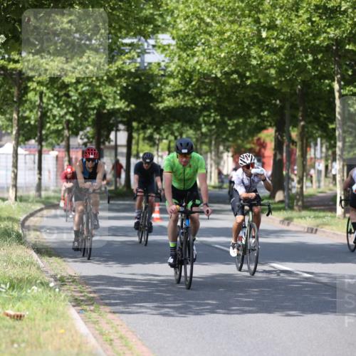 10.08.2025 - GEWOBA Citytriathlon Bremen Yannick Fuchs http://msf.ph/oto/8547369 10.08.2025 12:10:30 Radfahren 629, 644, 647, 656, 710, 712, 722, 730, 755, 889, 1014 meine-sportfotos.de