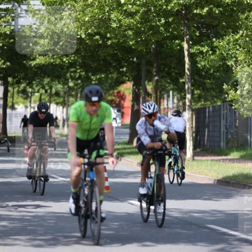 10.08.2025 - GEWOBA Citytriathlon Bremen Yannick Fuchs http://msf.ph/oto/8547378 10.08.2025 12:10:30 Radfahren 629, 644, 647, 656, 710, 712, 722, 730, 755, 889, 1014 meine-sportfotos.de