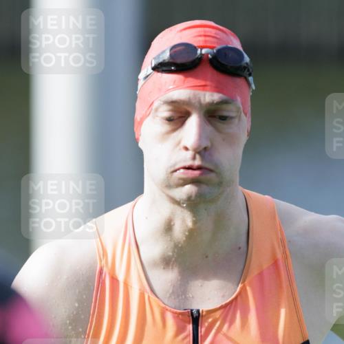 10.08.2025 - GEWOBA Citytriathlon Bremen H.Heesch http://msf.ph/oto/8547385 10.08.2025 10:20:31 Schwimmen 363, 389, 396, 406, 456, 473, 504 meine-sportfotos.de