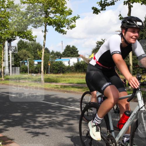 10.08.2025 - GEWOBA Citytriathlon Bremen Yannick Fuchs http://msf.ph/oto/8547387 10.08.2025 10:54:13 Radfahren 359, 427, 451, 461, 500 meine-sportfotos.de
