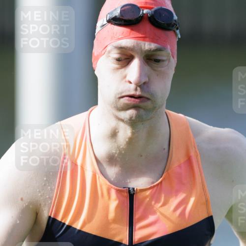 10.08.2025 - GEWOBA Citytriathlon Bremen H.Heesch http://msf.ph/oto/8547388 10.08.2025 10:20:31 Schwimmen 363, 389, 396, 406, 456, 473, 504 meine-sportfotos.de