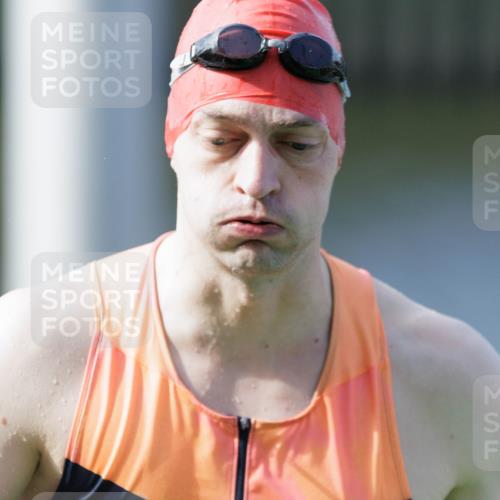 10.08.2025 - GEWOBA Citytriathlon Bremen H.Heesch http://msf.ph/oto/8547391 10.08.2025 10:20:31 Schwimmen 363, 389, 396, 406, 456, 473, 504 meine-sportfotos.de