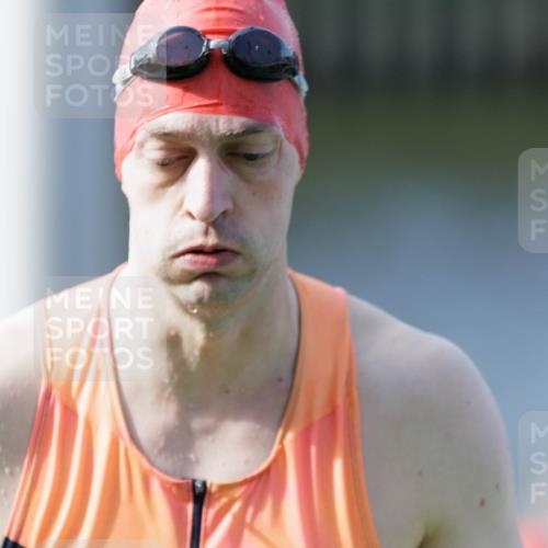 10.08.2025 - GEWOBA Citytriathlon Bremen H.Heesch http://msf.ph/oto/8547394 10.08.2025 10:20:31 Schwimmen 363, 389, 396, 406, 456, 473, 504 meine-sportfotos.de