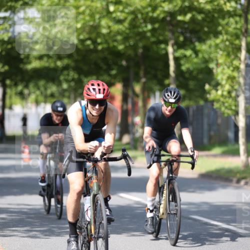 10.08.2025 - GEWOBA Citytriathlon Bremen Yannick Fuchs http://msf.ph/oto/8547396 10.08.2025 12:10:31 Radfahren 629, 644, 647, 656, 710, 712, 722, 730, 755, 819, 889, 1014 meine-sportfotos.de