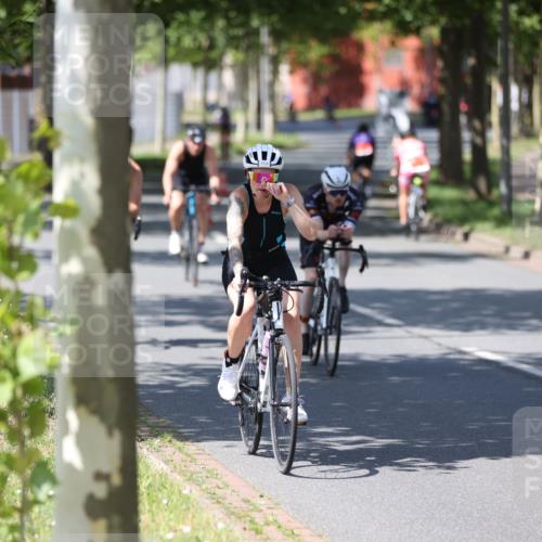 10.08.2025 - GEWOBA Citytriathlon Bremen Yannick Fuchs http://msf.ph/oto/8547401 10.08.2025 13:05:18 Radfahren 587, 622, 641, 645, 659, 884, 916, 928, 943, 958, 1010 meine-sportfotos.de