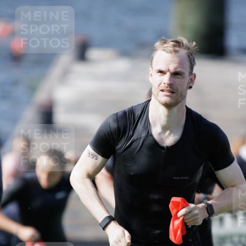 10.08.2025 - GEWOBA Citytriathlon Bremen H.Heesch http://msf.ph/oto/8547403 10.08.2025 10:20:32 Schwimmen 389, 394, 396, 406, 456, 473, 504 meine-sportfotos.de