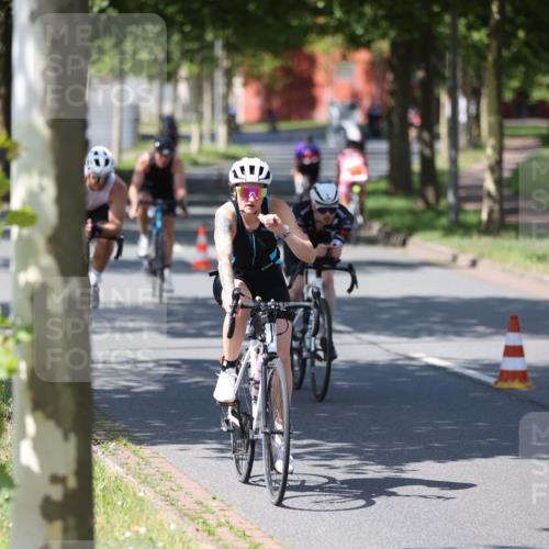 10.08.2025 - GEWOBA Citytriathlon Bremen Yannick Fuchs http://msf.ph/oto/8547406 10.08.2025 13:05:18 Radfahren 587, 622, 641, 645, 659, 884, 916, 928, 943, 958, 1010 meine-sportfotos.de