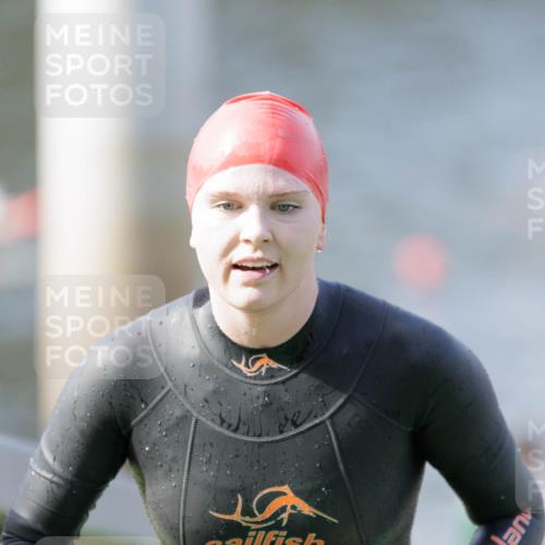 10.08.2025 - GEWOBA Citytriathlon Bremen H.Heesch http://msf.ph/oto/8547409 10.08.2025 10:20:33 Schwimmen 389, 394, 396, 406, 456, 473 meine-sportfotos.de