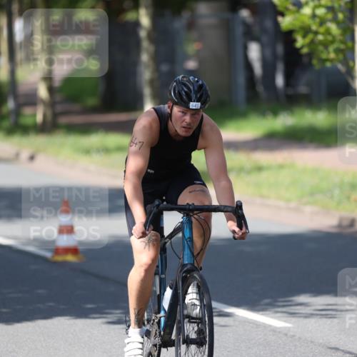 10.08.2025 - GEWOBA Citytriathlon Bremen Yannick Fuchs http://msf.ph/oto/8547424 10.08.2025 13:05:20 Radfahren 587, 622, 641, 659, 884, 916, 928, 943, 958 meine-sportfotos.de