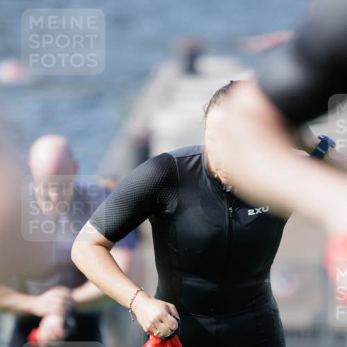 10.08.2025 - GEWOBA Citytriathlon Bremen H.Heesch http://msf.ph/oto/8547428 10.08.2025 10:20:37 Schwimmen 389, 394, 396, 406, 456, 473 meine-sportfotos.de