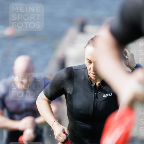 10.08.2025 - GEWOBA Citytriathlon Bremen H.Heesch http://msf.ph/oto/8547430 10.08.2025 10:20:37 Schwimmen 389, 394, 396, 406, 456, 473 meine-sportfotos.de