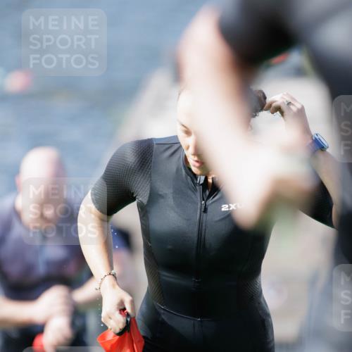 10.08.2025 - GEWOBA Citytriathlon Bremen H.Heesch http://msf.ph/oto/8547432 10.08.2025 10:20:37 Schwimmen 389, 394, 396, 406, 456, 473 meine-sportfotos.de
