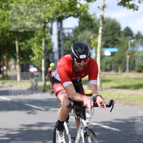 10.08.2025 - GEWOBA Citytriathlon Bremen Yannick Fuchs http://msf.ph/oto/8547437 10.08.2025 12:10:33 Radfahren 622, 629, 644, 647, 656, 710, 712, 722, 730, 748, 755, 819, 889, 1014 meine-sportfotos.de