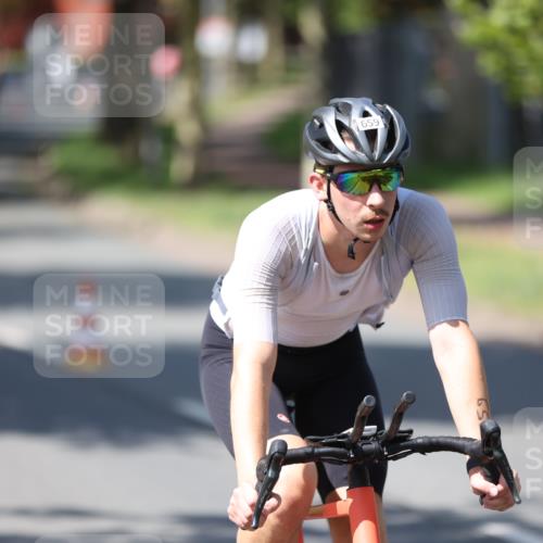 10.08.2025 - GEWOBA Citytriathlon Bremen Yannick Fuchs http://msf.ph/oto/8547445 10.08.2025 13:05:28 Radfahren 587, 615, 622, 627, 641, 659, 809, 876, 897, 943, 958 meine-sportfotos.de