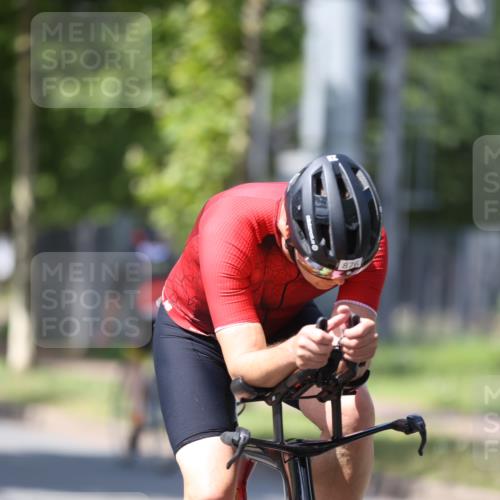 10.08.2025 - GEWOBA Citytriathlon Bremen Yannick Fuchs http://msf.ph/oto/8547449 10.08.2025 13:05:34 Radfahren 587, 615, 627, 641, 659, 746, 809, 876, 897, 943 meine-sportfotos.de