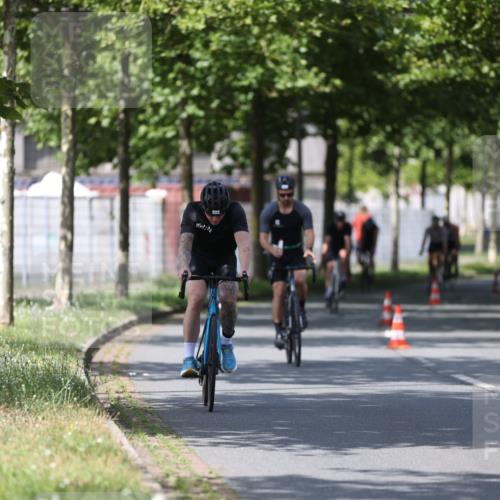10.08.2025 - GEWOBA Citytriathlon Bremen Yannick Fuchs http://msf.ph/oto/8547450 10.08.2025 12:10:37 Radfahren 622, 629, 644, 647, 656, 659, 685, 712, 722, 730, 748, 755, 819, 889, 1014 meine-sportfotos.de