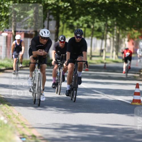 10.08.2025 - GEWOBA Citytriathlon Bremen Yannick Fuchs http://msf.ph/oto/8547451 10.08.2025 13:05:35 Radfahren 615, 627, 641, 659, 746, 809, 876, 897, 943 meine-sportfotos.de