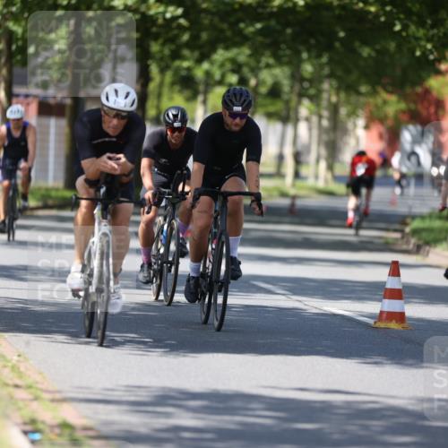 10.08.2025 - GEWOBA Citytriathlon Bremen Yannick Fuchs http://msf.ph/oto/8547452 10.08.2025 13:05:35 Radfahren 615, 627, 641, 659, 746, 809, 876, 897, 943 meine-sportfotos.de