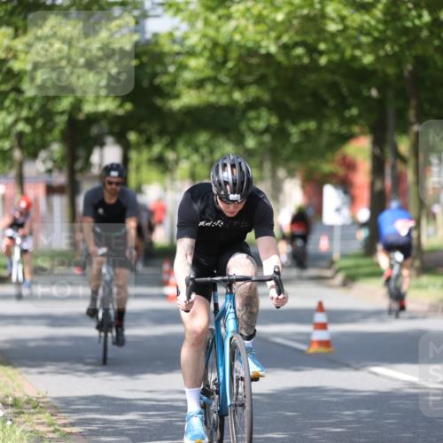 10.08.2025 - GEWOBA Citytriathlon Bremen Yannick Fuchs http://msf.ph/oto/8547457 10.08.2025 12:10:38 Radfahren 573, 622, 629, 644, 647, 656, 659, 685, 712, 722, 730, 748, 755, 819, 889, 1014 meine-sportfotos.de