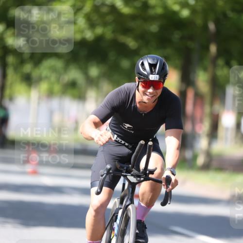 10.08.2025 - GEWOBA Citytriathlon Bremen Yannick Fuchs http://msf.ph/oto/8547460 10.08.2025 13:05:37 Radfahren 615, 616, 627, 659, 746, 809, 876, 897, 943 meine-sportfotos.de