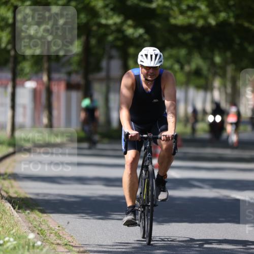 10.08.2025 - GEWOBA Citytriathlon Bremen Yannick Fuchs http://msf.ph/oto/8547464 10.08.2025 13:05:39 Radfahren 615, 616, 627, 659, 746, 809, 857, 876, 897 meine-sportfotos.de