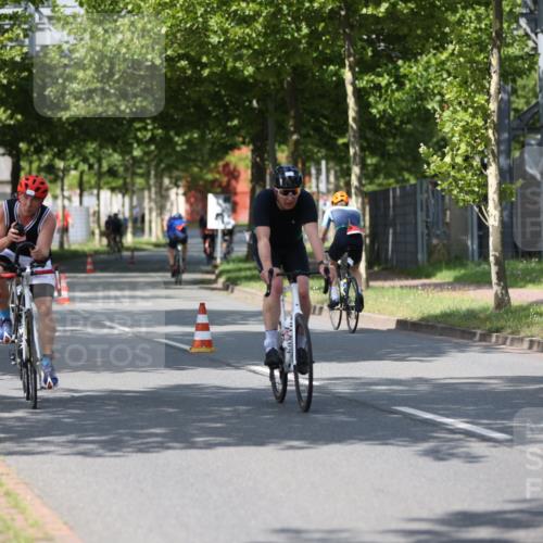 10.08.2025 - GEWOBA Citytriathlon Bremen Yannick Fuchs http://msf.ph/oto/8547473 10.08.2025 12:10:41 Radfahren 573, 622, 629, 644, 647, 651, 656, 659, 685, 712, 722, 730, 748, 755, 819, 889, 898, 1014 meine-sportfotos.de