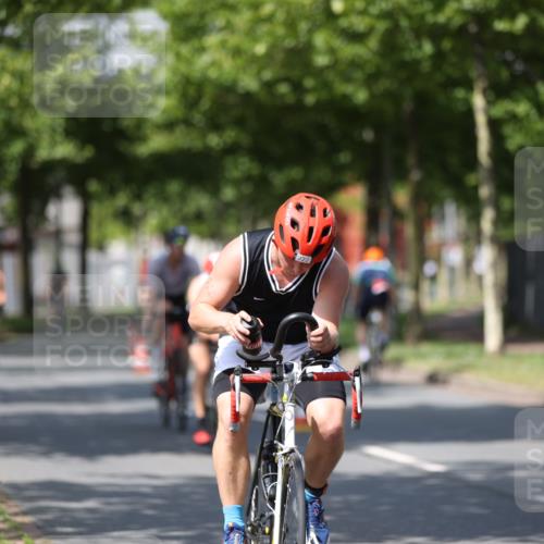10.08.2025 - GEWOBA Citytriathlon Bremen Yannick Fuchs http://msf.ph/oto/8547477 10.08.2025 12:10:42 Radfahren 573, 622, 629, 644, 647, 651, 656, 659, 685, 712, 722, 730, 748, 755, 819, 889, 898, 1014 meine-sportfotos.de