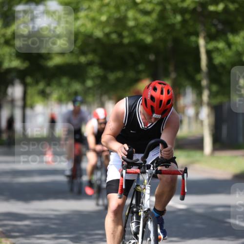 10.08.2025 - GEWOBA Citytriathlon Bremen Yannick Fuchs http://msf.ph/oto/8547478 10.08.2025 12:10:42 Radfahren 573, 622, 629, 644, 647, 651, 656, 659, 685, 712, 722, 730, 748, 755, 819, 889, 898, 1014 meine-sportfotos.de