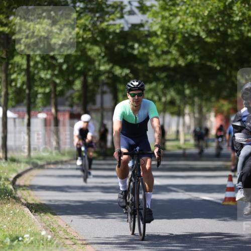 10.08.2025 - GEWOBA Citytriathlon Bremen Yannick Fuchs http://msf.ph/oto/8547480 10.08.2025 13:05:45 Radfahren 573, 615, 616, 627, 630, 746, 793, 809, 857, 876, 897, 981 meine-sportfotos.de