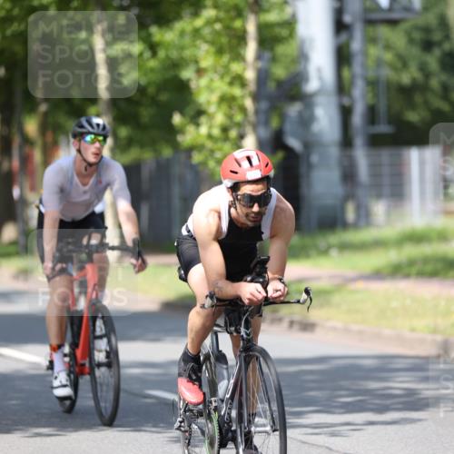 10.08.2025 - GEWOBA Citytriathlon Bremen Yannick Fuchs http://msf.ph/oto/8547485 10.08.2025 12:10:43 Radfahren 573, 622, 629, 644, 647, 651, 656, 659, 685, 712, 716, 722, 730, 748, 755, 819, 889, 898, 1014 meine-sportfotos.de