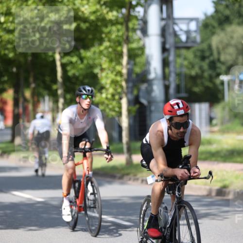 10.08.2025 - GEWOBA Citytriathlon Bremen Yannick Fuchs http://msf.ph/oto/8547487 10.08.2025 12:10:43 Radfahren 573, 622, 629, 644, 647, 651, 656, 659, 685, 712, 716, 722, 730, 748, 755, 819, 889, 898, 1014 meine-sportfotos.de