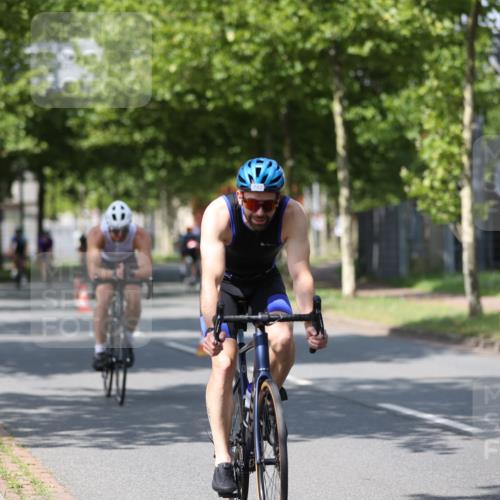 10.08.2025 - GEWOBA Citytriathlon Bremen Yannick Fuchs http://msf.ph/oto/8547493 10.08.2025 12:10:45 Radfahren 573, 622, 629, 644, 651, 656, 659, 685, 712, 716, 722, 730, 748, 755, 819, 898, 1014 meine-sportfotos.de