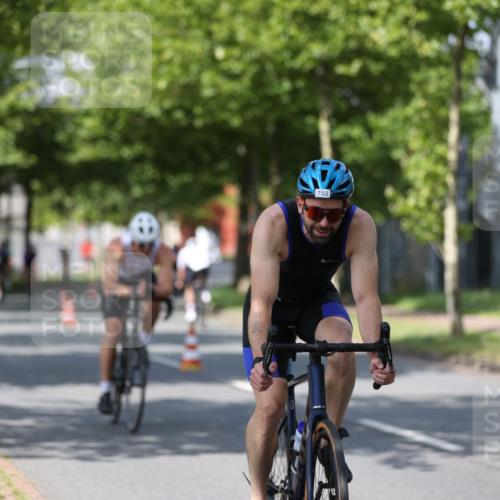 10.08.2025 - GEWOBA Citytriathlon Bremen Yannick Fuchs http://msf.ph/oto/8547494 10.08.2025 12:10:45 Radfahren 573, 622, 629, 644, 651, 656, 659, 685, 712, 716, 722, 730, 748, 755, 819, 898, 1014 meine-sportfotos.de