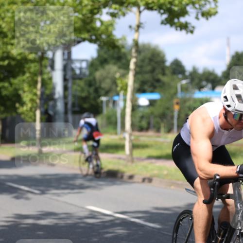 10.08.2025 - GEWOBA Citytriathlon Bremen Yannick Fuchs http://msf.ph/oto/8547504 10.08.2025 12:10:46 Radfahren 573, 622, 625, 629, 644, 651, 656, 659, 685, 712, 716, 722, 730, 748, 755, 812, 819, 898, 1014 meine-sportfotos.de