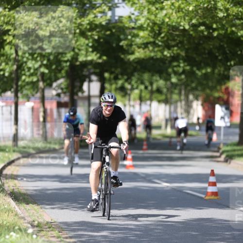 10.08.2025 - GEWOBA Citytriathlon Bremen Yannick Fuchs http://msf.ph/oto/8547509 10.08.2025 12:10:47 Radfahren 573, 622, 625, 629, 644, 651, 656, 659, 685, 712, 716, 722, 748, 755, 812, 819, 898, 1014 meine-sportfotos.de