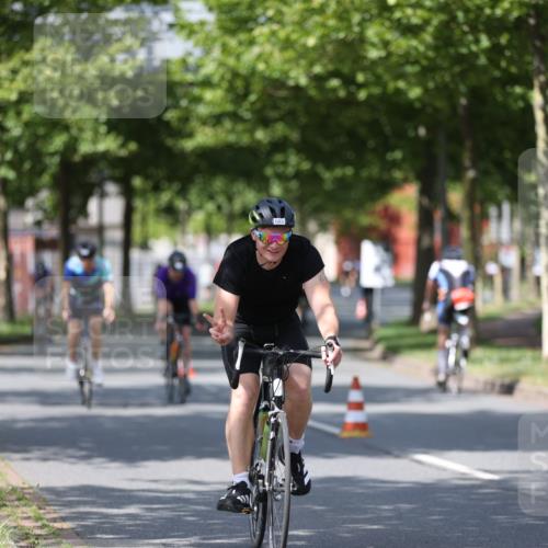 10.08.2025 - GEWOBA Citytriathlon Bremen Yannick Fuchs http://msf.ph/oto/8547513 10.08.2025 12:10:48 Radfahren 573, 622, 625, 629, 651, 656, 659, 685, 712, 716, 722, 748, 755, 812, 819, 898, 1014 meine-sportfotos.de