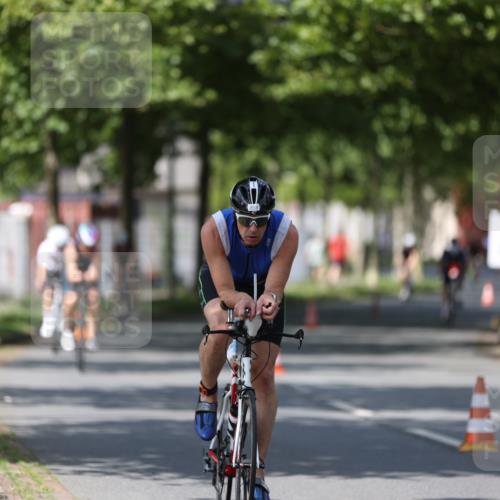 10.08.2025 - GEWOBA Citytriathlon Bremen Yannick Fuchs http://msf.ph/oto/8547534 10.08.2025 12:10:52 Radfahren 573, 622, 625, 629, 651, 659, 685, 712, 716, 722, 748, 800, 812, 819, 898 meine-sportfotos.de