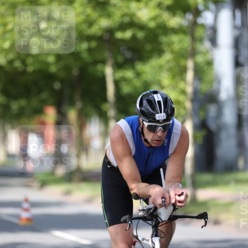 10.08.2025 - GEWOBA Citytriathlon Bremen Yannick Fuchs http://msf.ph/oto/8547544 10.08.2025 12:10:53 Radfahren 573, 622, 625, 629, 651, 659, 685, 712, 716, 722, 748, 800, 812, 819, 898 meine-sportfotos.de