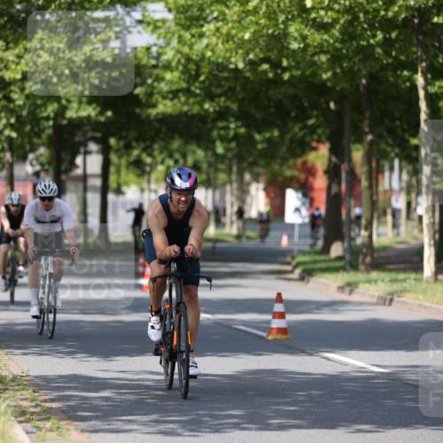 10.08.2025 - GEWOBA Citytriathlon Bremen Yannick Fuchs http://msf.ph/oto/8547551 10.08.2025 12:10:55 Radfahren 573, 622, 625, 651, 659, 685, 687, 712, 716, 748, 800, 812, 819, 898 meine-sportfotos.de